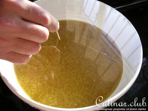 Ликер апельсиновый с кофе.