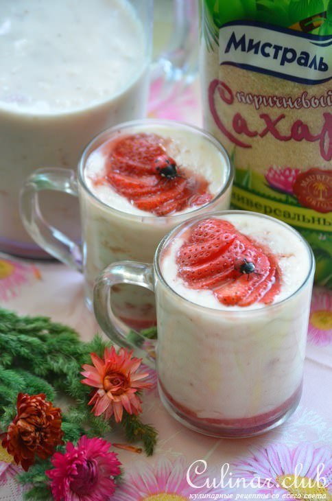 Молочный кисель с клубникой