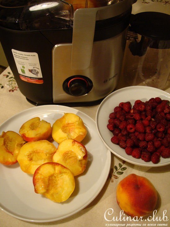Персиковый сок с малиной