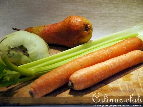 Овощной смузи из кольраби, моркови, сельдерея и груши