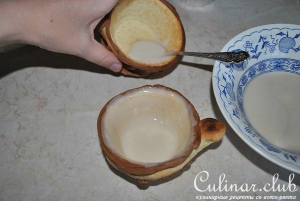 Шоколадный кисель в съедобных чашечках
