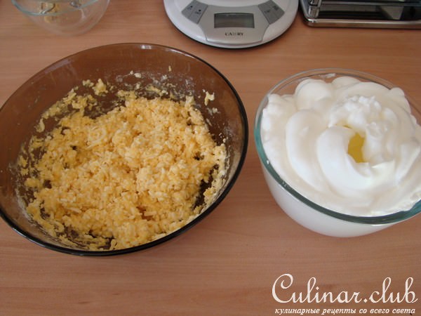 Яблочные оладьи с домашним сыром