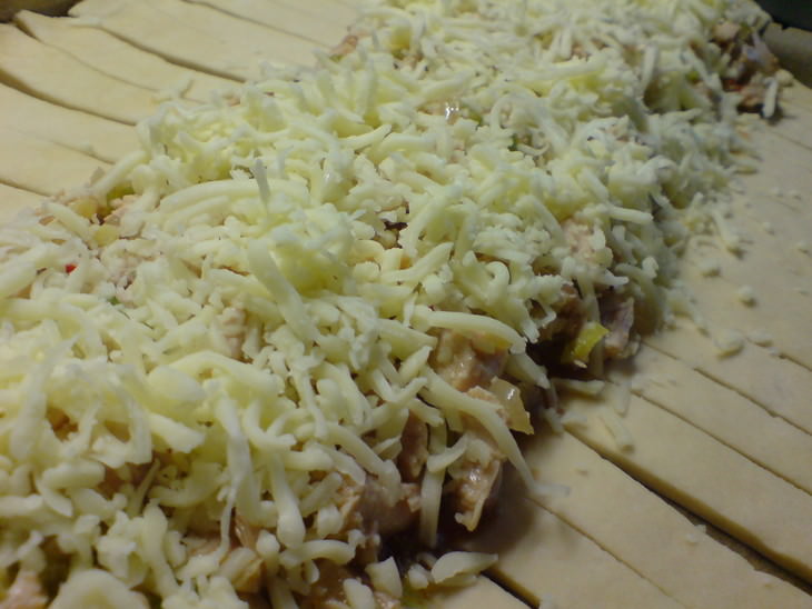 Датская закусочная плетёнка с мясом индейки и сыром