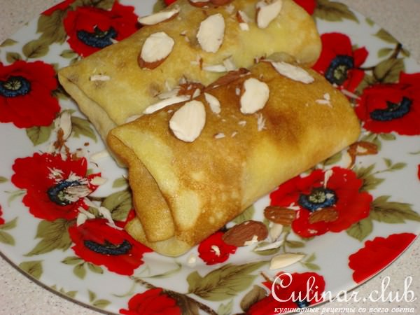 Блинчики с яблоками и миндалем