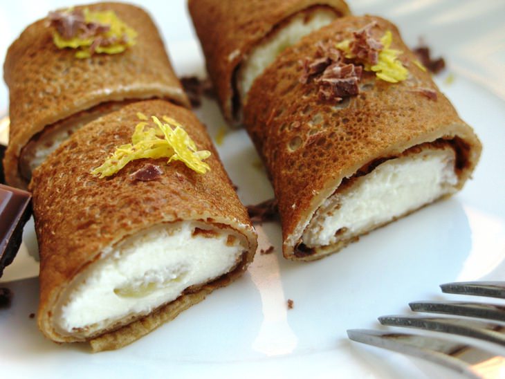Блинные каннелони с "пьяной" грушей