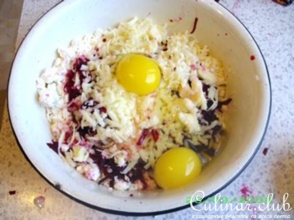 Сырники свекольные (мои два варианта)