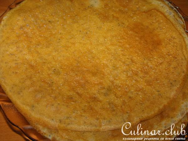 Маковые крепы с земляничным вареньем