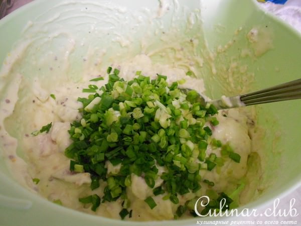 Оладьи с копченым мясом и зеленым луком