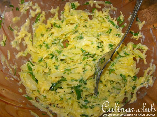 Капустные оладьи с сыром