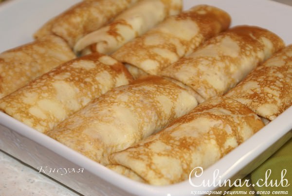 Тонкие блинчики фаршированные курицей, яблоком и моцареллой