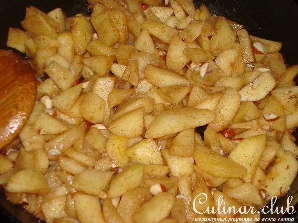 Блинчики с яблоками и миндалем