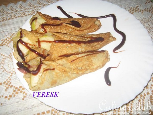 Блинчики фаршированные яблоками