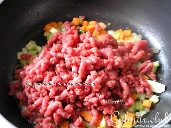 Паста торкио с рагу из ягненка и сладким перцем