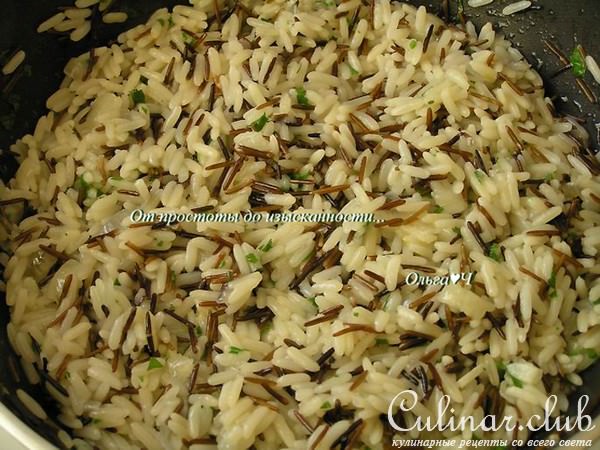 Дикий рис с зеленью и салатом из сладкого перца