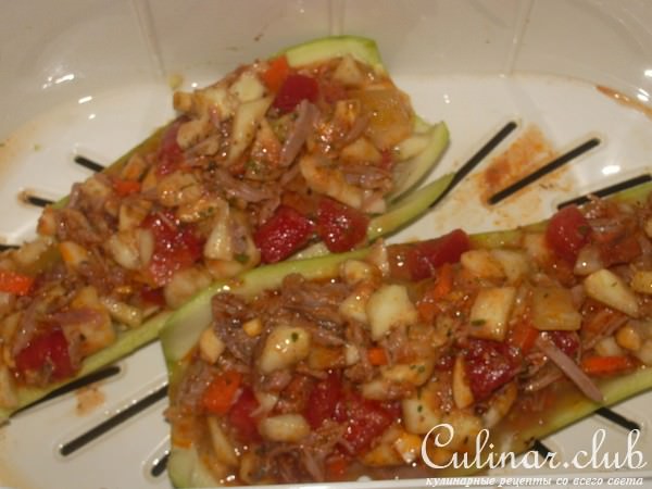 Кабачковые караблики на пару и в духовке с мясом от индюшачей шеи