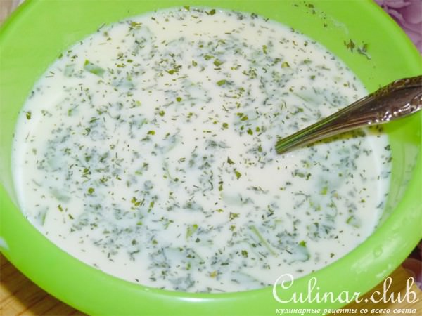Курица и молодой картофель запеченные в сливках.