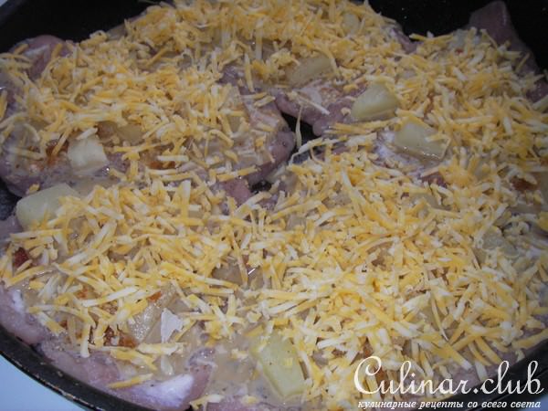 Свинина в глазированной корочке с ананасами