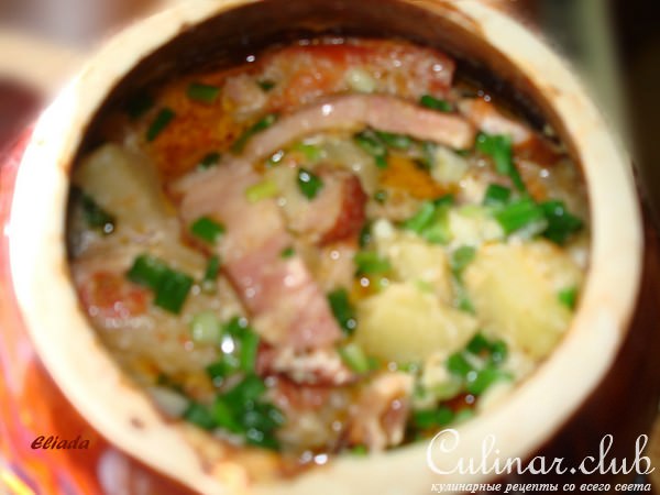 картофель с беконом в горшочке