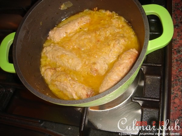 Украинские крученики с огурцом и салом