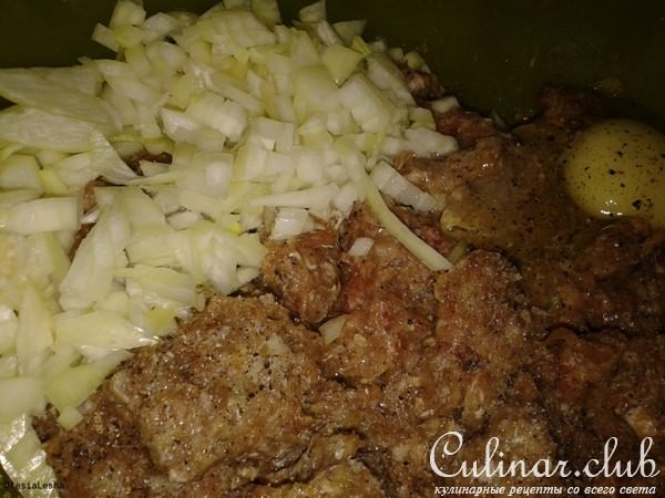 "Голубец"...мясной рулет под нежным сливочным соусом)))