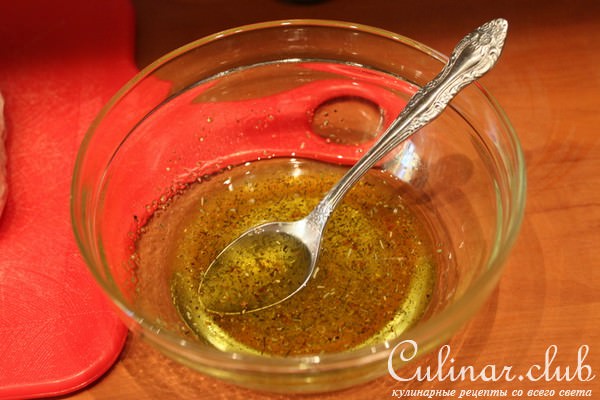 Свинина фаршированая каперсами и оливками