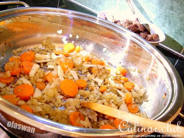 Тушеная говядина.Не просто тушеная говядина,а Boeuf bourguignon!