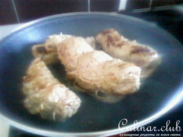 Кускус с миндалем и мясным рулетом