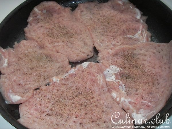 Свинина в глазированной корочке с ананасами
