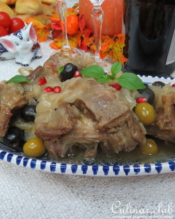 Ароматный ягненок с маслинами и оливками