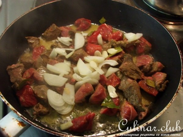 Говядина тушеная с оливками и картофелем (кажется по мароккански...)