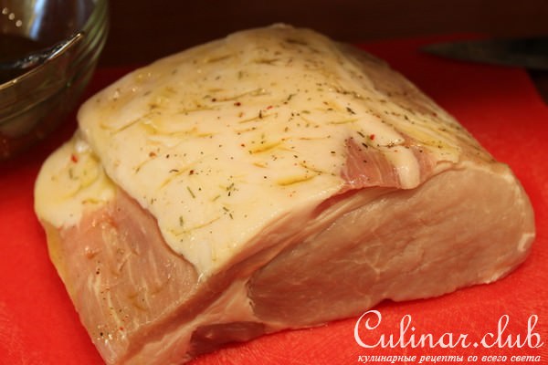 Свинина фаршированая каперсами и оливками