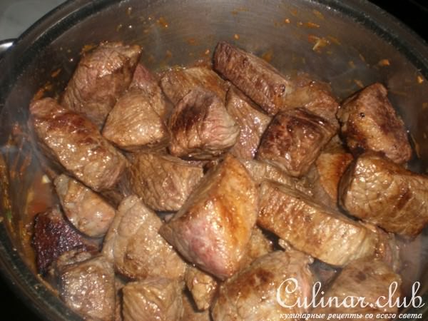 Говядина тушёная с овощами