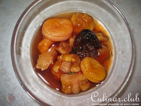 Баранина с курагой и черносливом
