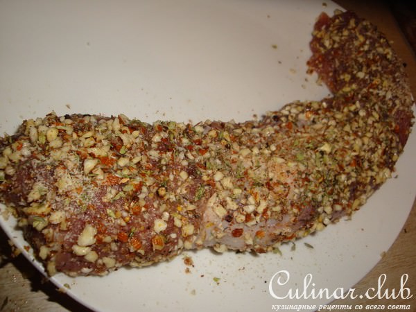 Сочное мясо в ореховой панировке