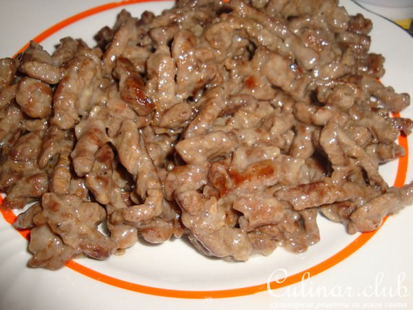 Говядина с шампиньонами,паприкой и луком( по-китайски)