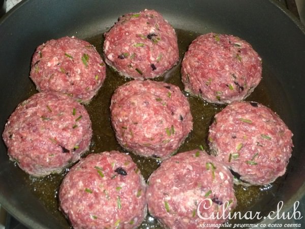 Мясные биточки, фаршированные сыром (Кинокулинарный ФМ)