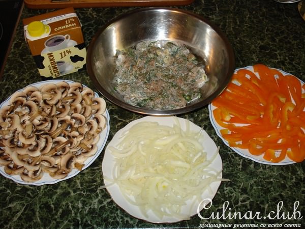 КУРИНАЯ ГРУДКА С ОВОЩАМИ,ТУШЕННАЯ В СЛИВКАХ