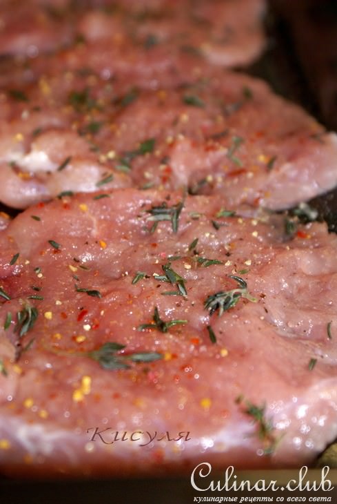 Свинина с ананасом и вишней