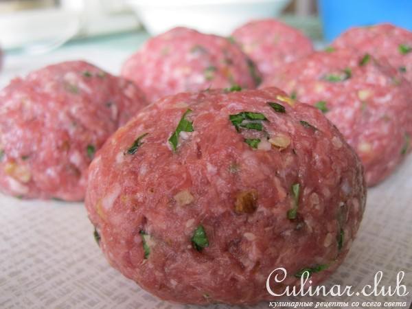 Коконы из говядины с курицей, изюмом и грецкими орехами