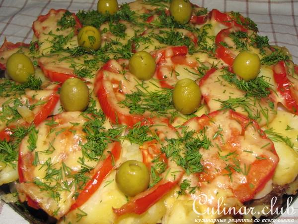 Картофельная запеканка с фаршем, томатами и сыром
