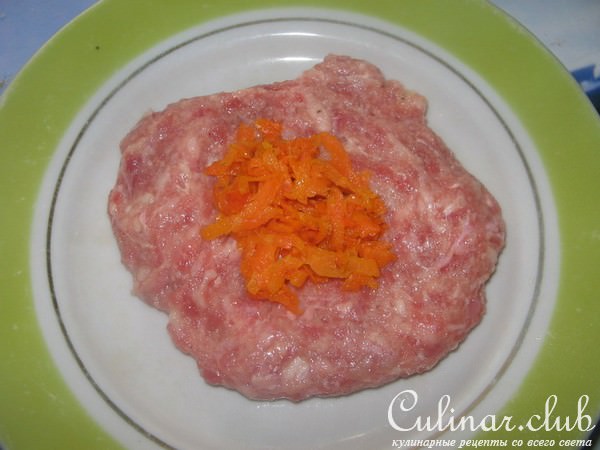 Котлеты с начинкой из морковки.