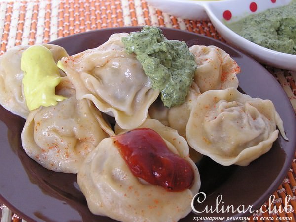 Пельмени c фаршем из курицы, ветчины и говядины