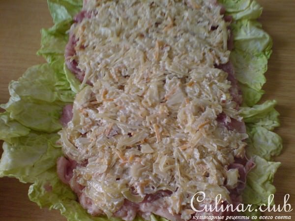 Рулет из курятины с капустной начинкой