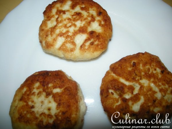 Куриные котлеты с соусом из щавеля