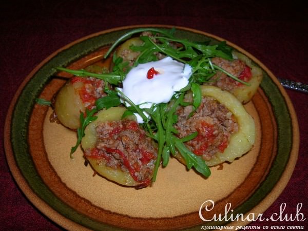 Фаршированный картофель с рукколой