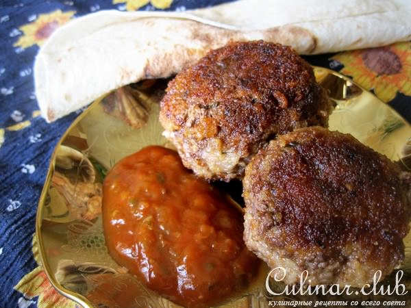 Коконы из говядины с курицей, изюмом и грецкими орехами