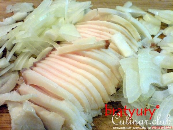 Запеканка картофельная с колбасками домашними. Убаюкивающий позитивный рецепт