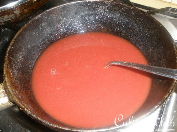 Запеканка из трех видов мяса, глазированная красным вином