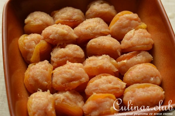 Курага фаршированая курицей с Карри и манго.