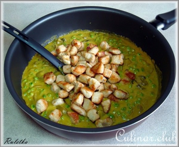 Карри с шампиньонами и индейкой.
